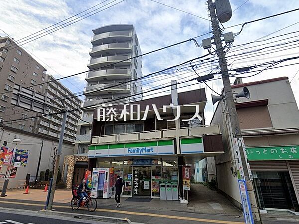 ファミリーマート妻屋所沢店 (330m)