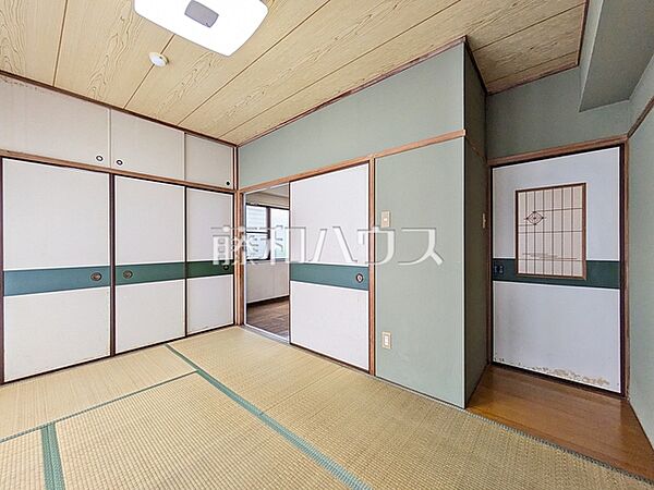 和室は家事の合間のちょっとしたひと息や、お子様のお昼寝にちょうど良い空間です。　【ロイヤルステージ志木】