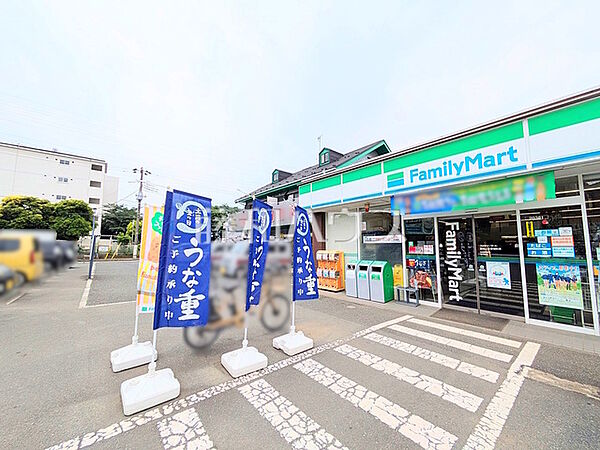 ファミリーマート 東村山多摩湖町店 (460m)