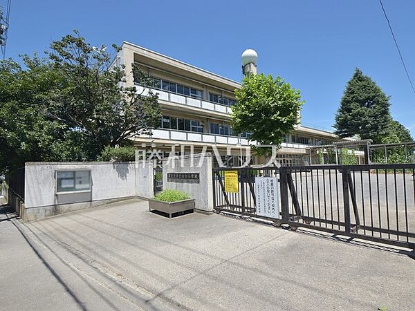 西東京市立向台小学校 (470m)