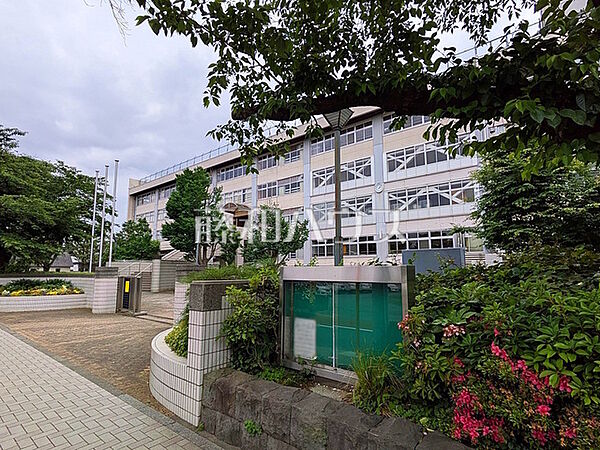 武蔵野市立第四中学校 (960m)