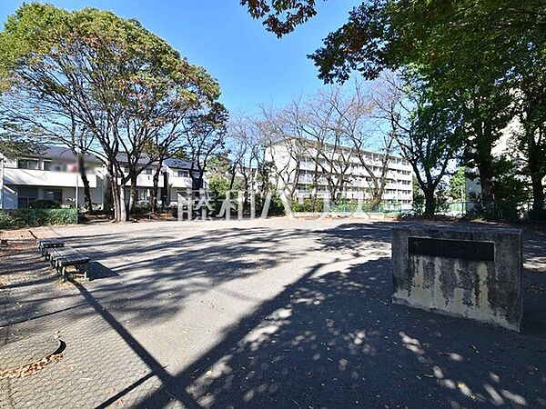 下里公園 (560m)