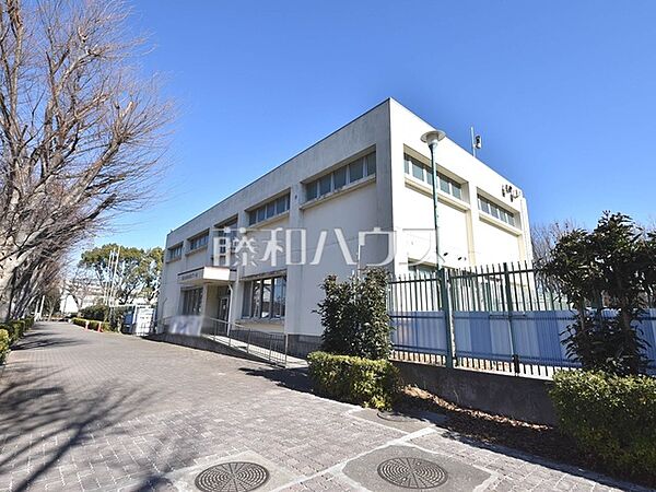 東大和市ロンドみんなのプール (450m)