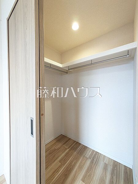 ウォークインクローゼット　【ビューアリーナ朝霞台】