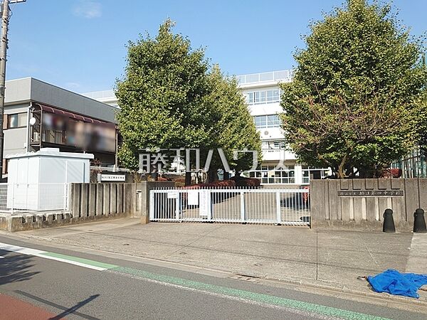 狛江市立狛江第四中学校 (570m)