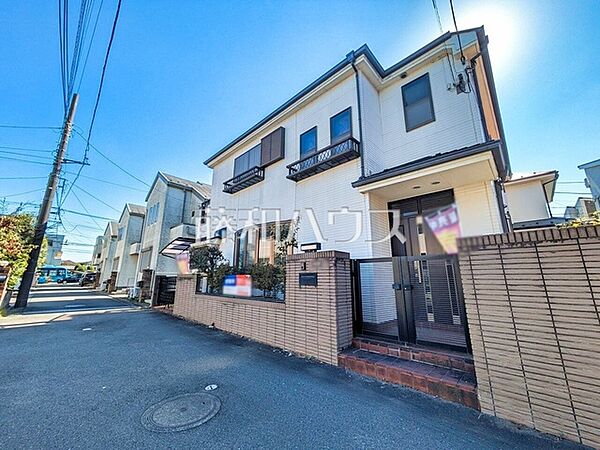 接道状況および現場風景(現況：古屋有)【西東京市ひばりが丘2丁目】 平日のご案内も可能です。まずはお気軽にお問合せ下さいませ。