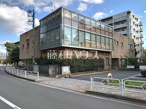 ひばりが丘図書館 (600m)