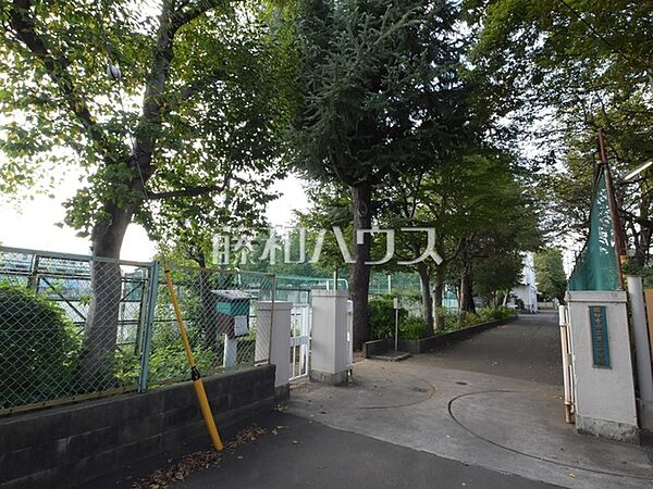 国分寺市立第三中学校 (1030m)