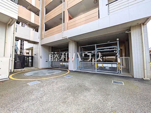 駐車場　【アデニウム府中武蔵野台】