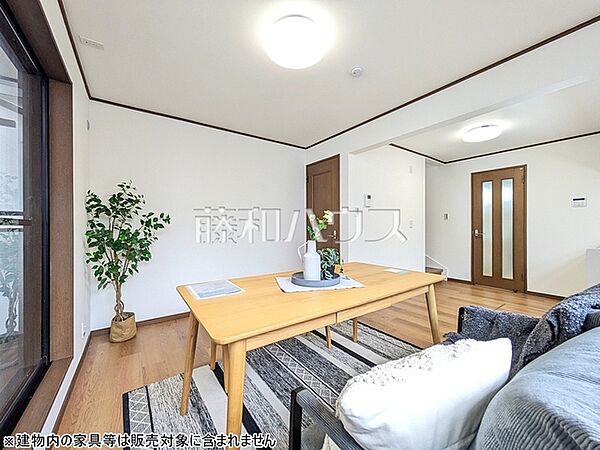 リビング　【志木市柏町1丁目】