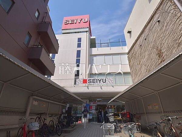 西友下高井戸店 (890m)