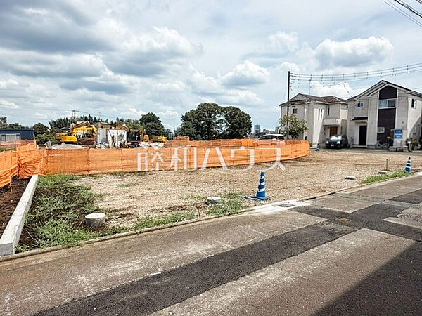 運転、駐車が苦手な方にも嬉しい前面 公道5m！【東久留米市小山4丁目】