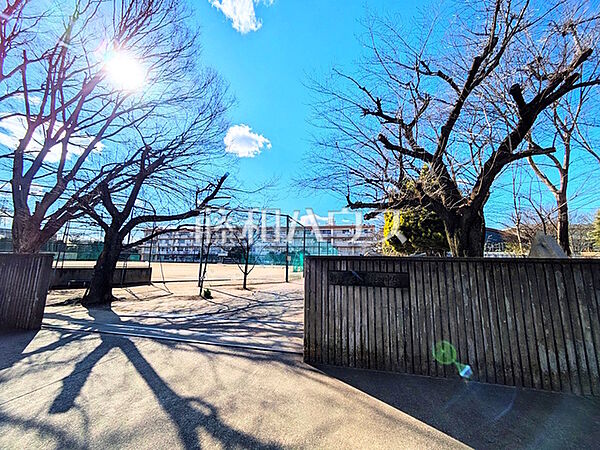 朝霞市立朝霞第四中学校 (150m)