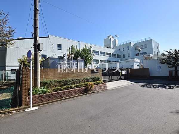 小金井市立南中学校 (790m)