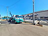 外観：接道状況および現場風景　【新座市片山3丁目】