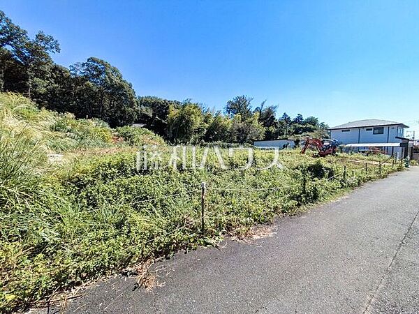 現場風景　【東大和市奈良橋1丁目】 周辺環境はもちろん、日当たりや設備仕様など、実際に行ってみないと分からないことも多くございます。営業担当がご案内いたしますので、お気軽にお問い合わせください。