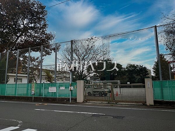 杉並区立松庵小学校 (480m)