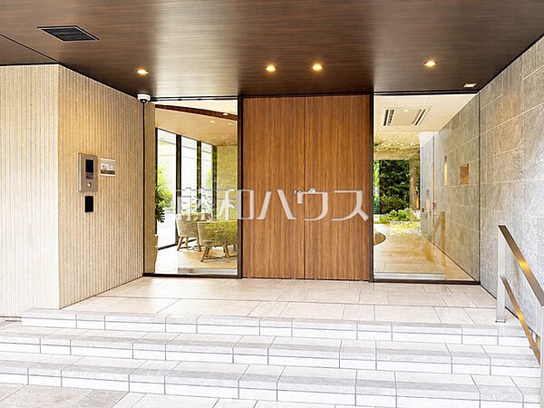 ≪エントランス≫ 安心のオートロック付きマンション。日々の安全を守ります。  安心のオートロック付きマンション。日々の安全を守ります。 　【プラウドシティ豊田多摩平の森】