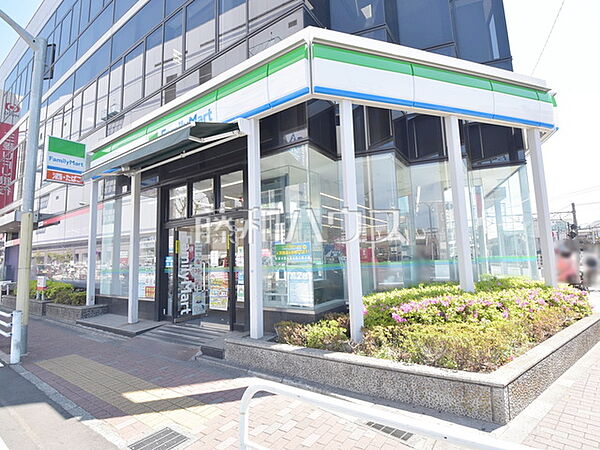 ファミリーマート 田無駅前店 (160m)