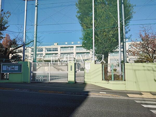 杉並区立荻窪中学校 (50m)