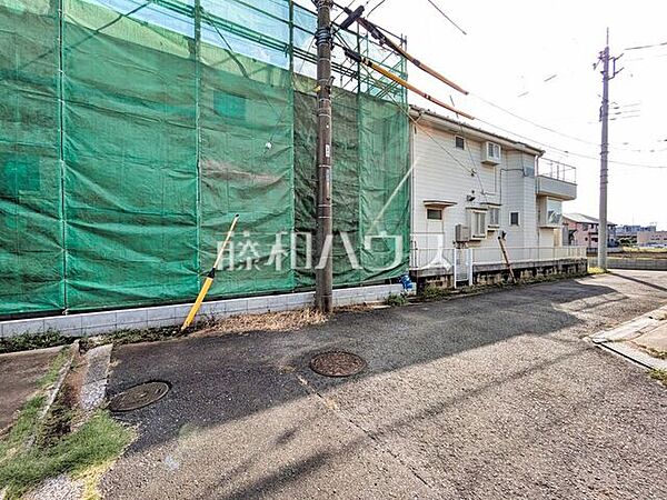 現場風景【東久留米市前沢1丁目】 建物のプレゼンをさせていただきますので、実際の完成イメージを思い描いていただくことができます。お気軽にお問合せ下さい。