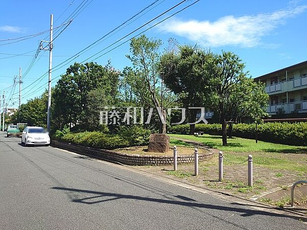 東大泉木もれ陽公園 (890m)