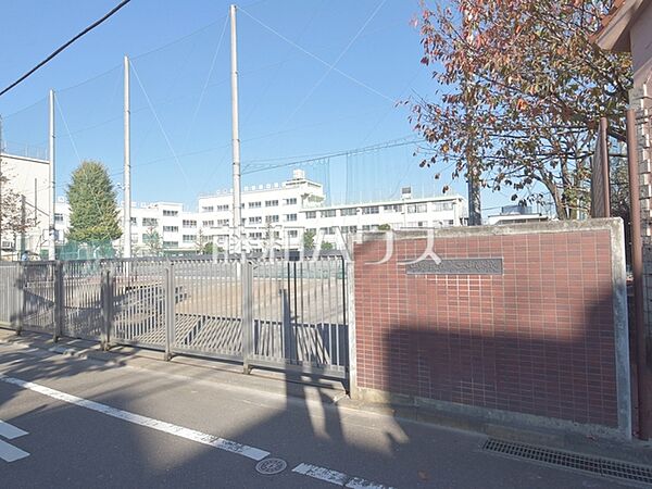 中野区立第二中学校 (1140m)