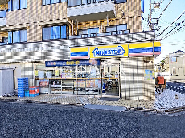 ミニストップ 芝久保2丁目店 (680m)
