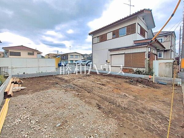 現地写真【東久留米市弥生1丁目】 周辺環境はもちろん、日当たりや設備仕様など、実際に行ってみないと分からないことも多くございます。営業担当がご案内いたしますので、お気軽にお問い合わせください