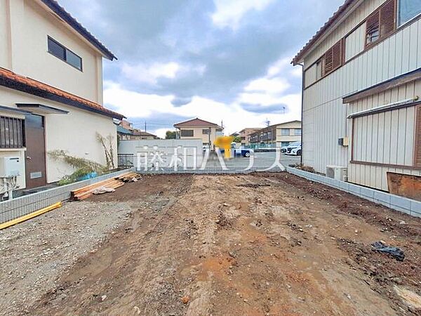 現地写真【東久留米市弥生1丁目】 見学はしたいけど、なかなか時間が取れない・・・そんな方に出勤前や仕事終わりにマイホームを見学できるサポートをいたします。