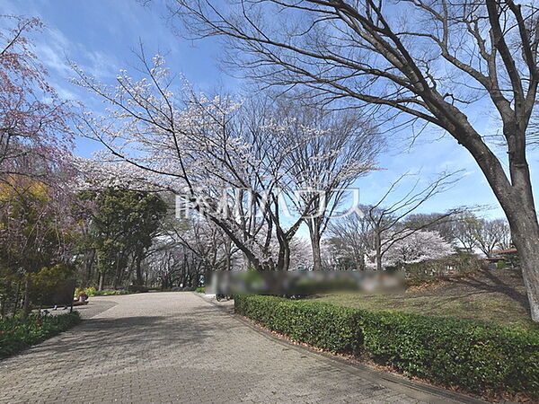 都立東村山中央公園 (640m)