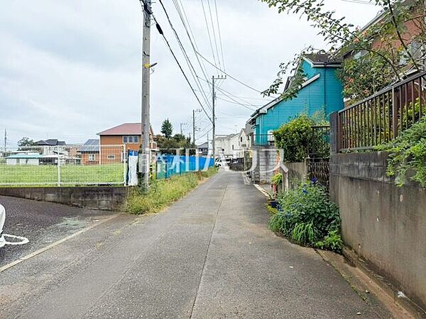 接道状況および現場風景　【東久留米市下里2丁目】全区画約33坪以上！