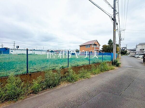 接道状況および現場風景　【東久留米市下里2丁目】ハウスメーカーからプランまで自由にマイホームがつくれる宅地分譲