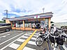 周辺：セブン-イレブン 和光新倉2丁目店 (880m)