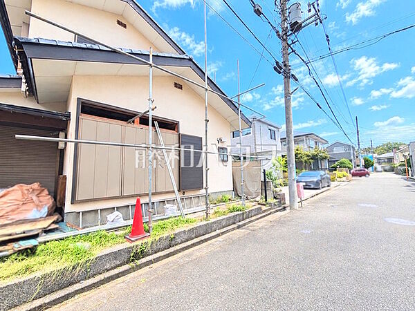 接道状況および現場風景　物件の事、諸費用の事など、小さな疑問もお気軽にご連絡・ご相談下さい。　【東村山市富士見町3丁目】