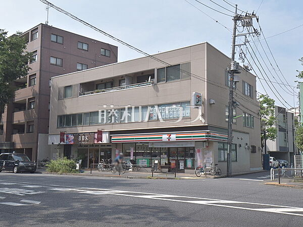 セブン-イレブン 世田谷上北沢店 (550m)