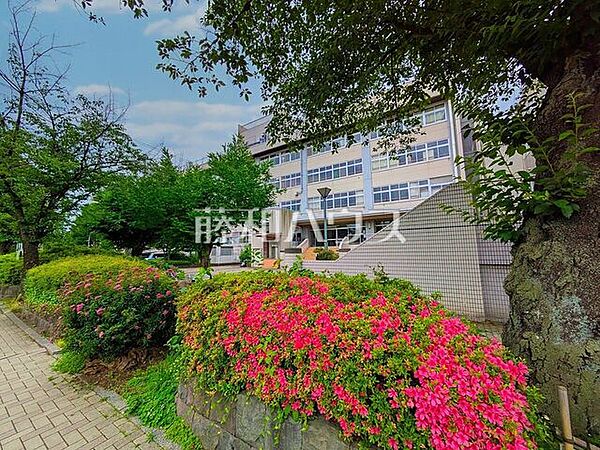 武蔵野市立第四中学校 (930m)