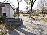 周辺：根川緑道 (490m)