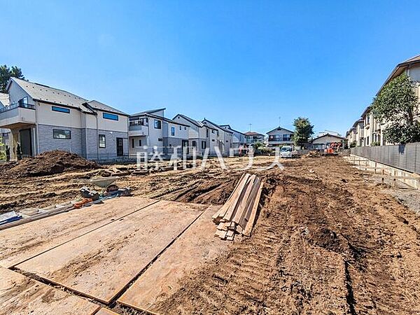 現場風景【東久留米市中央町4丁目】 建物のプレゼンをさせていただきますので、実際の完成イメージを思い描いていただくことができます。お気軽にお問合せ下さい。