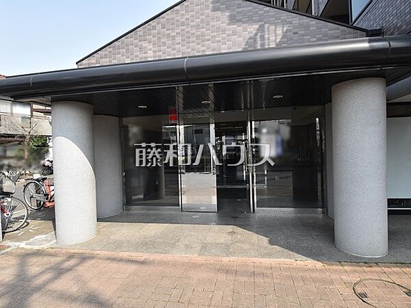 エントランス　【レーベンハイム朝霞ヒルズ】