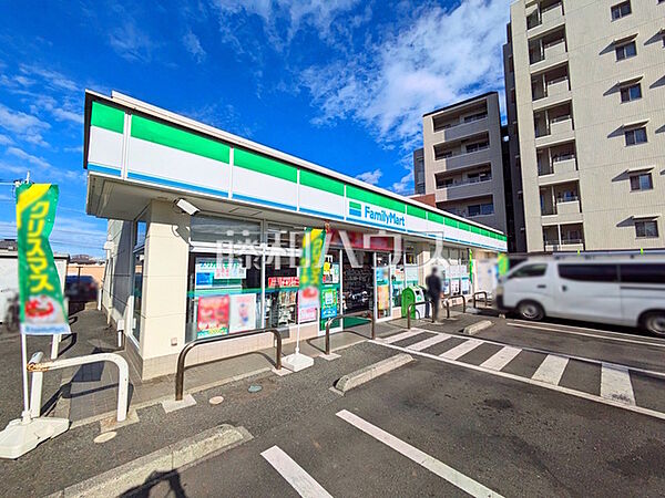ファミリーマート　石神井台七丁目店 (640m)