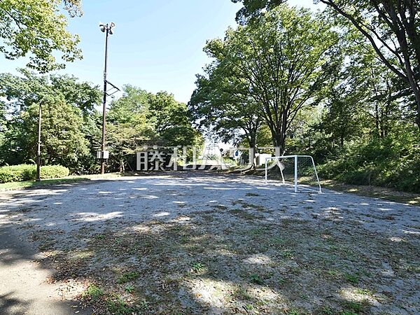 愛宕第1公園（愛宕第一公園） (710m)