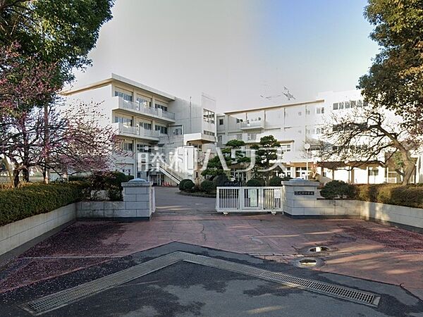 北野中学校 (840m)