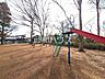 周辺：星の森児童遊園地 (800m)