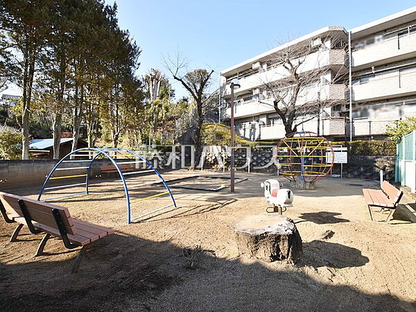 向山児童遊園 (420m)