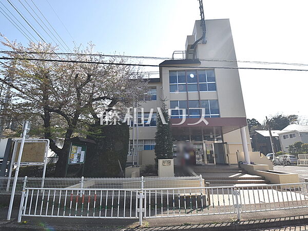 中藤地区図書館 (580m)