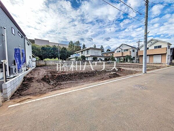 現場風景　【東久留米市南沢5丁目】 建物のプレゼンをさせていただきますので、実際の完成イメージを思い描いていただくことができます。お気軽にお問合せ下さい。