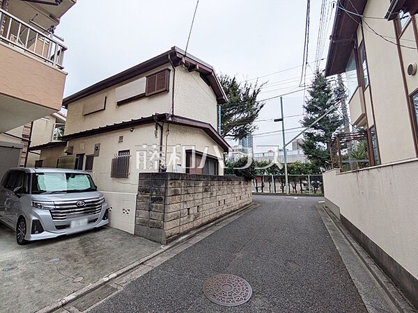 接道状況および現場風景　【練馬区東大泉4丁目】
