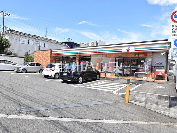 セブン-イレブン 八王子絹ヶ丘1丁目店 (390m)