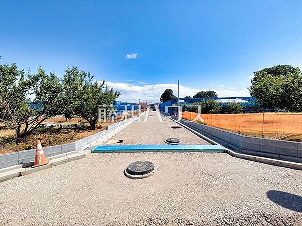 接道状況および現場風景　【西東京市中町6丁目】 建物のプレゼンをさせていただきますので、実際の完成イメージを思い描いていただくことができます。お気軽にお問合せ下さい。
